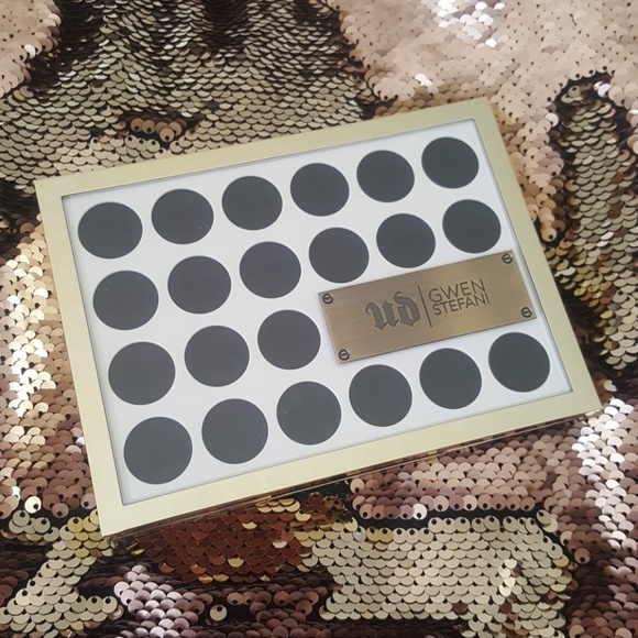 Makeup - Picture 3 of 7